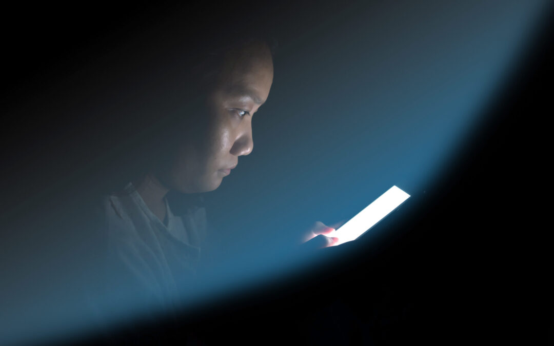 You’re on Screens 6+ Hours a Day. Here’s How to Feel Better About It